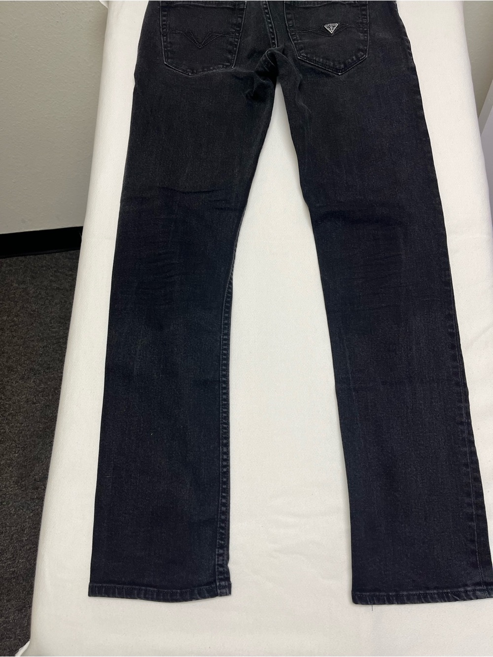 Guess Jeans Size 30 x 31 – Excellent Pre-Owned Condition - Picture 7 of 12